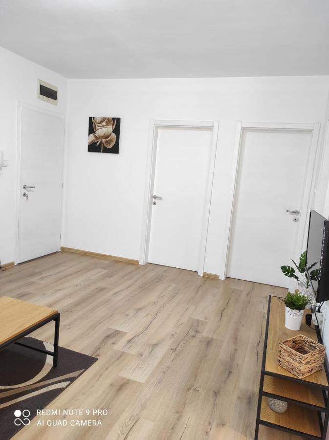 Apartman Branimir Новаля Екстер'єр фото